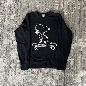 KAWS x Uniqlo x Peanuts Snoppy Skateboarding sweatshirt size large